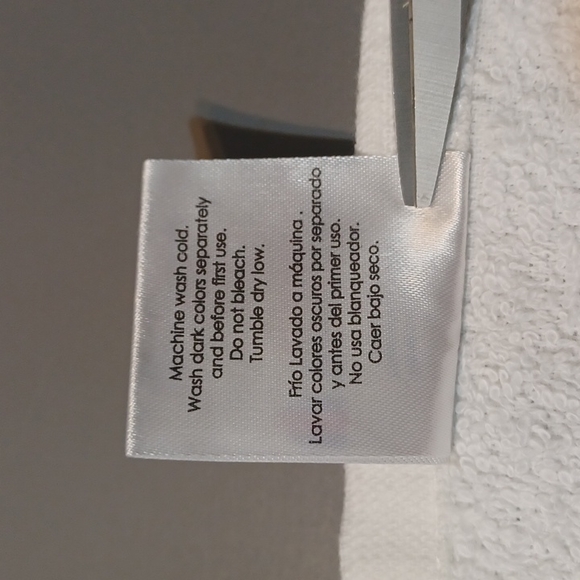 NEW! NEW! 2- Official Gatorade NFL White/Black and Orange Sideline Towels WOW!! - Picture 6 of 9